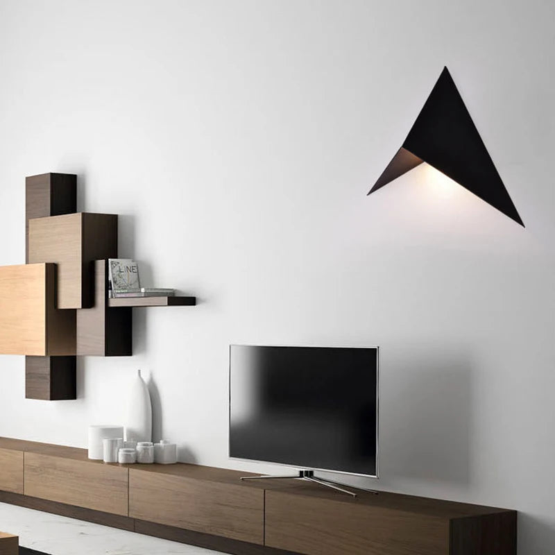 Minimalistische Driehoek Wandlamp